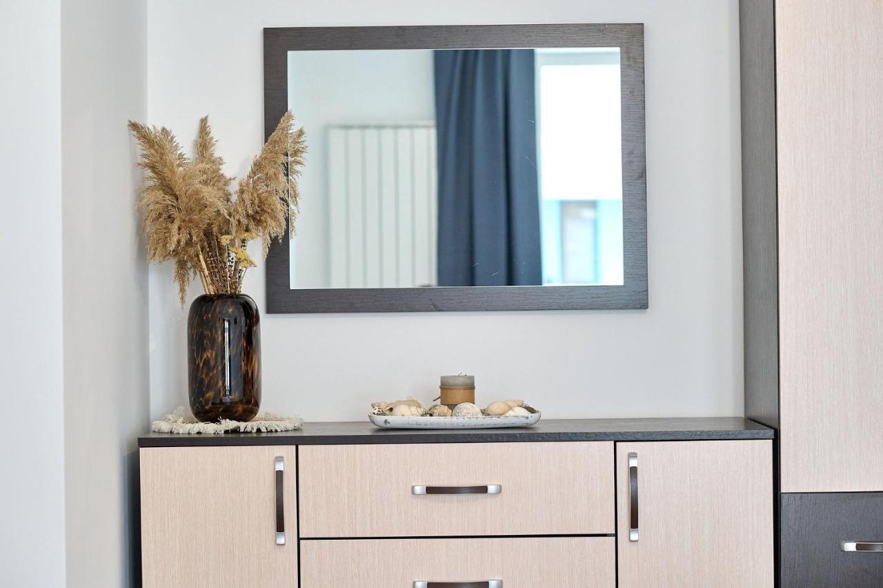 Retro Apartment In Infinity Beach Resort Mamaia Luaran gambar